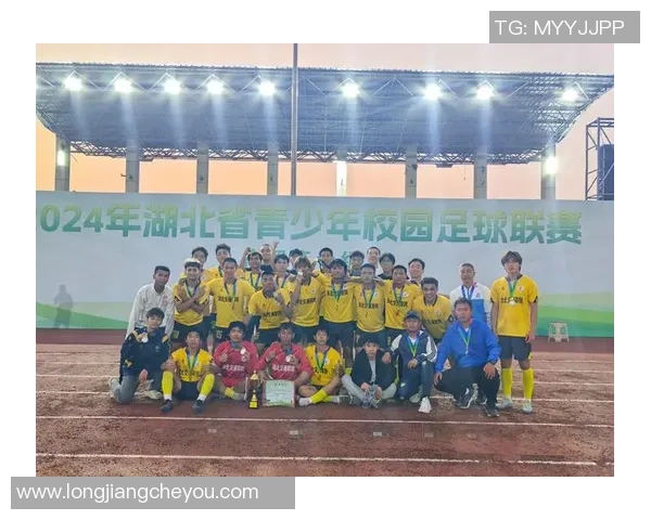 武汉足球队在奥运会上的速度表现引发热议展现出强大竞技实力与团队合作精神 武汉足球队在奥运会上的速度表现引发热议展现出强大竞技实力与团队合作精神